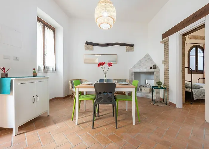 Santa Margherita House بيت للعطل *